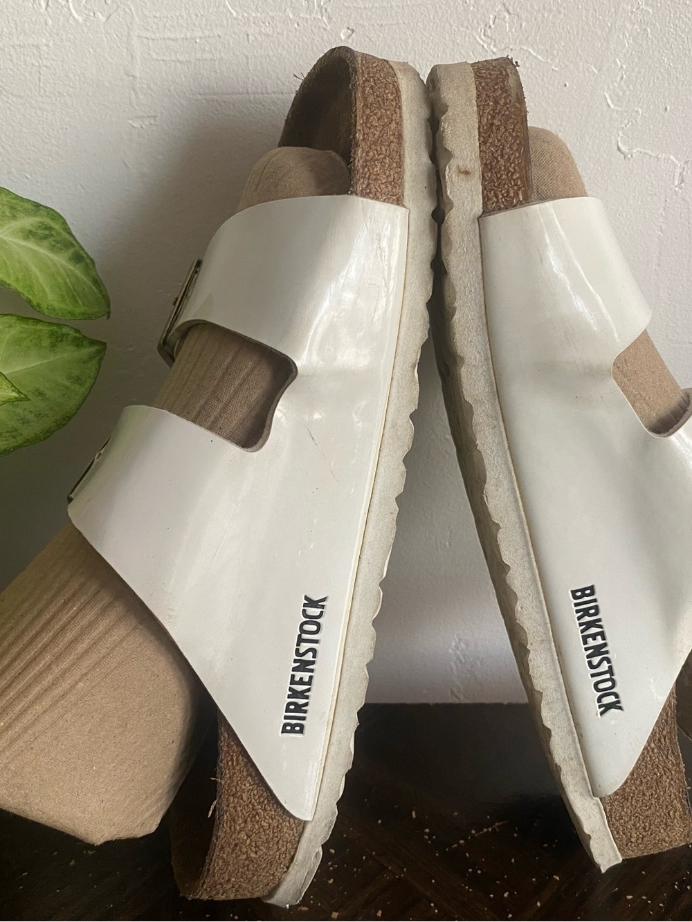 Pre-owned Birkenstock Arizona White Patent Slide Sandals Sz 38/7 Regular Women’s - Picture 3 of 9